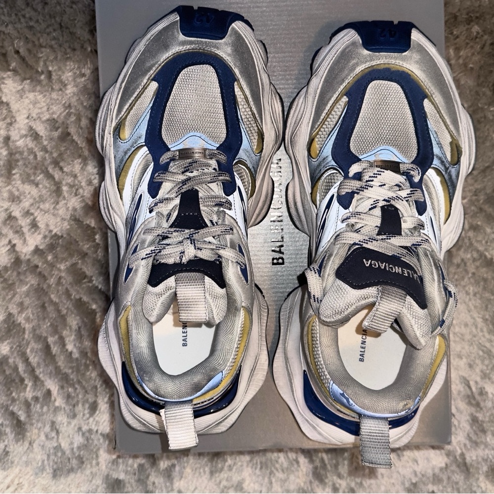 Balenciaga Gray and Blue Athletic Sneakers with Chunky Design - Picture 2 of 6